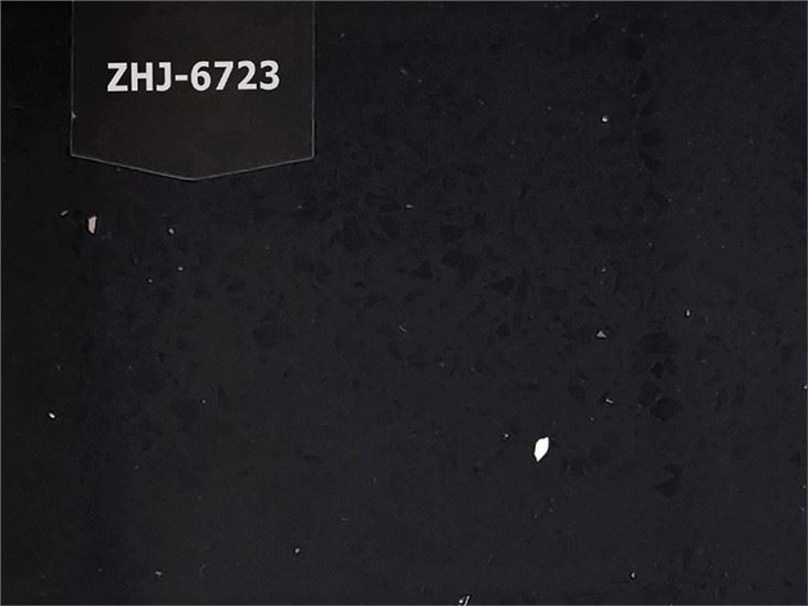 كوارتز أسود متلألئ